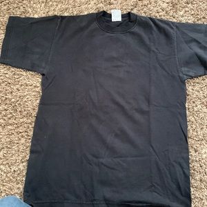 Plain black tee, Medium